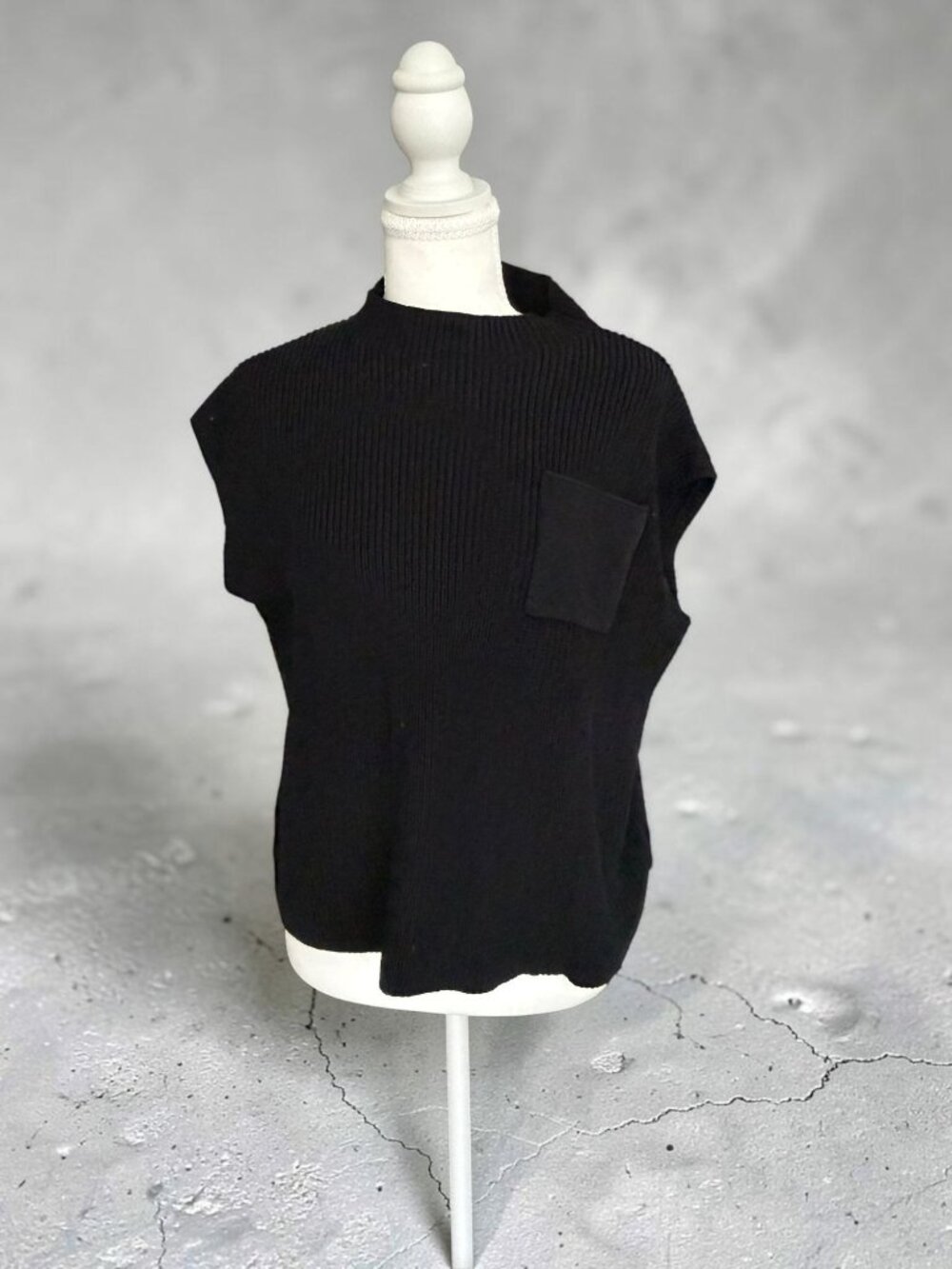 BLACK Knot Short Sleeve Sweater Size Large
